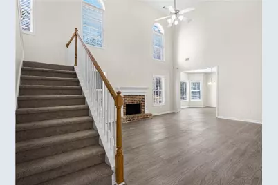 1087 Crown Landing Parkway, McDonough, GA 30252 - Photo 9