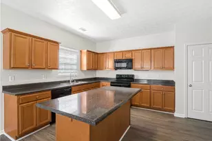 1087 Crown Landing Pkwy, McDonough, GA 30252 - Photo 13