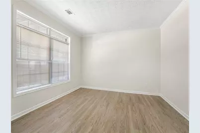 1087 Crown Landing Parkway, McDonough, GA 30252 - Photo 3