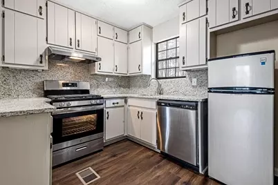 2037 Laboon Circle, Atlanta, GA 30349 - Photo 9