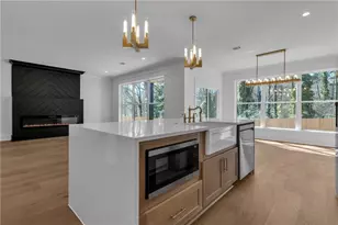 274 White St, Hoschton, GA 30548 - Photo 21