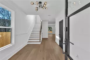 274 White St, Hoschton, GA 30548 - Photo 7