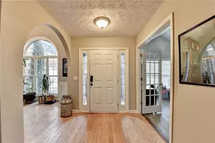 8415 Meadowgrove Ln, Gainesville, GA 30506 - Photo 5