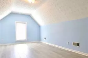 895 Thoroughbred Trce, Sugar Hill, GA 30518 - Photo 3