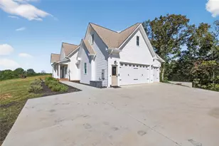 4246 Jim Hood Rd, Gainesville, GA 30506 - Photo 3