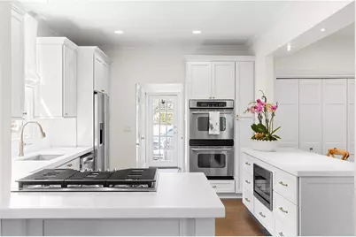 3784 Ivy Road NE, Atlanta, GA 30342 - Photo 11