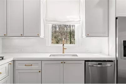 3784 Ivy Road NE, Atlanta, GA 30342 - Photo 13