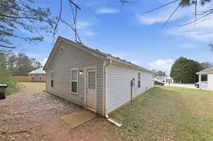 1626 Hallmark Hills Dr, Griffin, GA 30223 - Photo 17