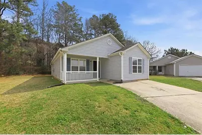 1626 Hallmark Hills Dr, Griffin, GA 30223 - Photo 3