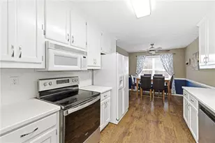 4758 Eagle Watch Dr, Flowery Branch, GA 30542 - Photo 9