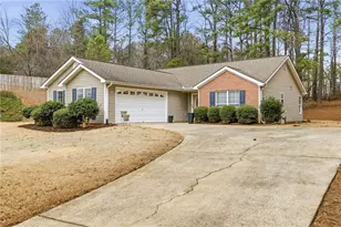 4758 Eagle Watch Dr, Flowery Branch, GA 30542 - Photo 3