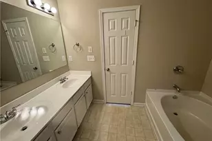 5571 Lindeman Ln, Johns Creek, GA 30022 - Photo 9