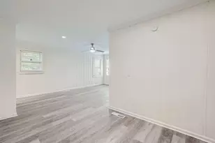 1747 Venetian Dr SW, Atlanta, GA 30311 - Photo 7