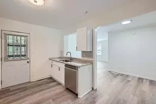 1747 Venetian Dr SW, Atlanta, GA 30311 - Photo 11