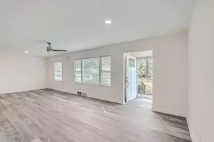 1747 Venetian Dr SW, Atlanta, GA 30311 - Photo 13