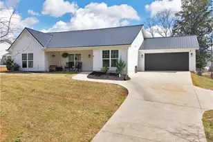 215 Almon Ave, Tallapoosa, GA 30176 - Photo 3