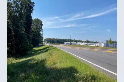 3995 Falcon Parkway, Flowery Branch, GA 30542 - Photo 3