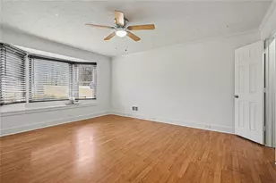 3855 Laurel Falls Dr, Snellville, GA 30039 - Photo 9