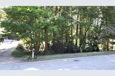 3857 Land O Lakes Road NE, Atlanta, GA 30342 - Photo 7