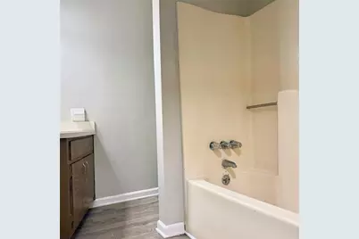 524 Julius Dr, Stone Mountain, GA 30087 - Photo 9