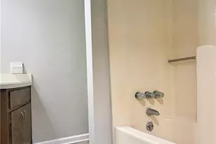 524 Julius Dr, Stone Mountain, GA 30087 - Photo 9