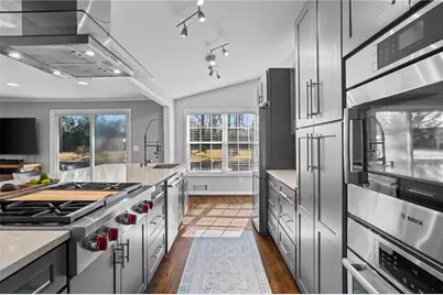 2102 Fairway Circle NE, Atlanta, GA 30319 - Photo 7