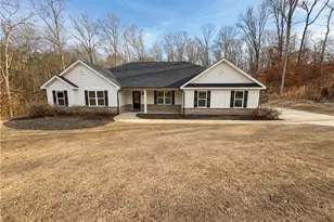 951 Oconee Ln, Commerce, GA 30529 - Photo 1