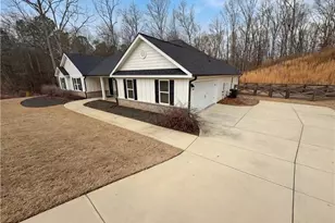 951 Oconee Ln, Commerce, GA 30529 - Photo 7