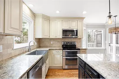 2697 S Arbor Drive, Marietta, GA 30066 - Photo 15