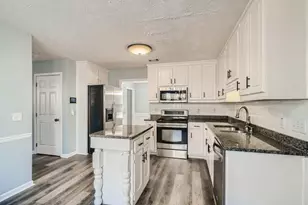 391 Lake Valley Dr, Loganville, GA 30052 - Photo 9