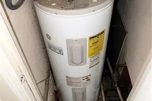 2176 Wellington Cir, Lithonia, GA 30058 - Photo 13