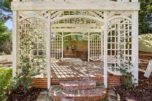 1838 Meredith Dr NW, Atlanta, GA 30318 - Photo 43