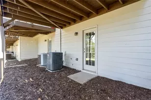 1057 Liberty Pkwy NW, Atlanta, GA 30318 - Photo 35