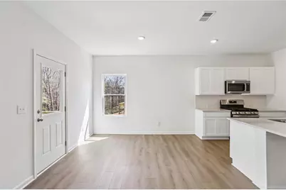 5376 Heron Bay Boulevard, Locust Grove, GA 30248 - Photo 7