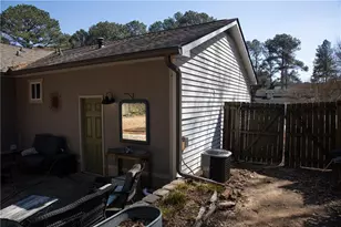 1821 Rose Garden Ln, Loganville, GA 30052 - Photo 9