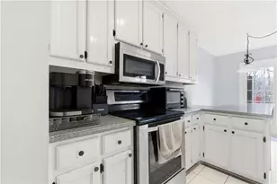 4710 Wheeler Creek Dr, Hoschton, GA 30548 - Photo 9