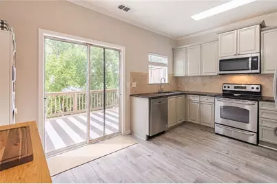 1137 Liberty Parkway NW, Atlanta, GA 30318 - Photo 9