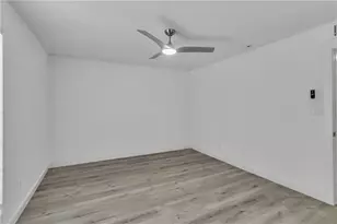 5641 Kingsport Dr, Atlanta, GA 30342 - Photo 17