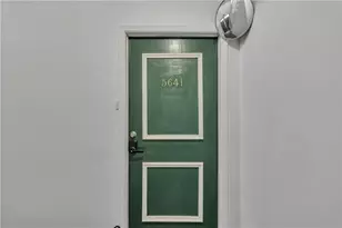 5641 Kingsport Dr, Atlanta, GA 30342 - Photo 5