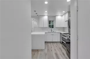 5641 Kingsport Dr, Atlanta, GA 30342 - Photo 9