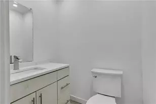 5641 Kingsport Dr, Atlanta, GA 30342 - Photo 19