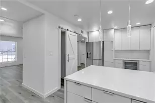 5641 Kingsport Dr, Atlanta, GA 30342 - Photo 13