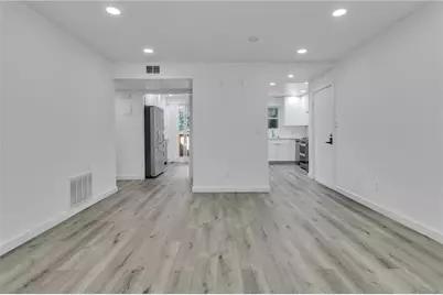 5641 Kingsport Drive #8, Atlanta, GA 30342 - Photo 7