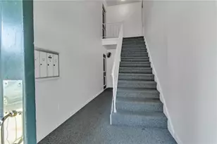 5641 Kingsport Dr, Atlanta, GA 30342 - Photo 3