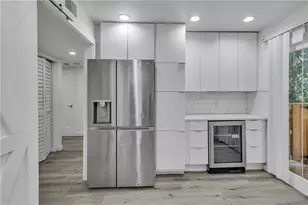 5641 Kingsport Dr, Atlanta, GA 30342 - Photo 11