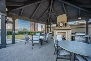 565 Peachtree Street NE, Atlanta, GA 30308 - Photo 25