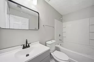 8201 Fairington Ridge Cir, Lithonia, GA 30038 - Photo 7