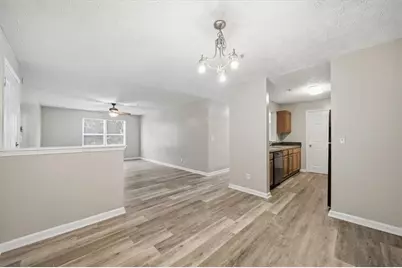 8201 Fairington Ridge Circle, Lithonia, GA 30038 - Photo 5