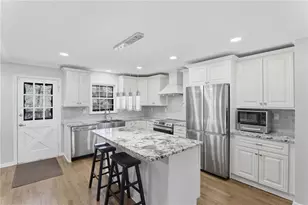 2037 Stoneleigh Dr, Stone Mountain, GA 30087 - Photo 7