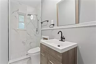 662 Cameron M Alexander Blvd NW, Atlanta, GA 30318 - Photo 11